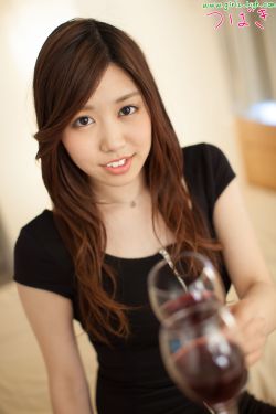 美女张开大腿让男人捅