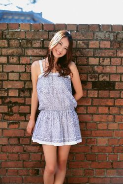 翘起大屁股边自摸边舔屌